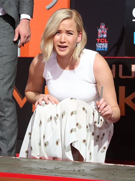 jennifer lawrence upskirt